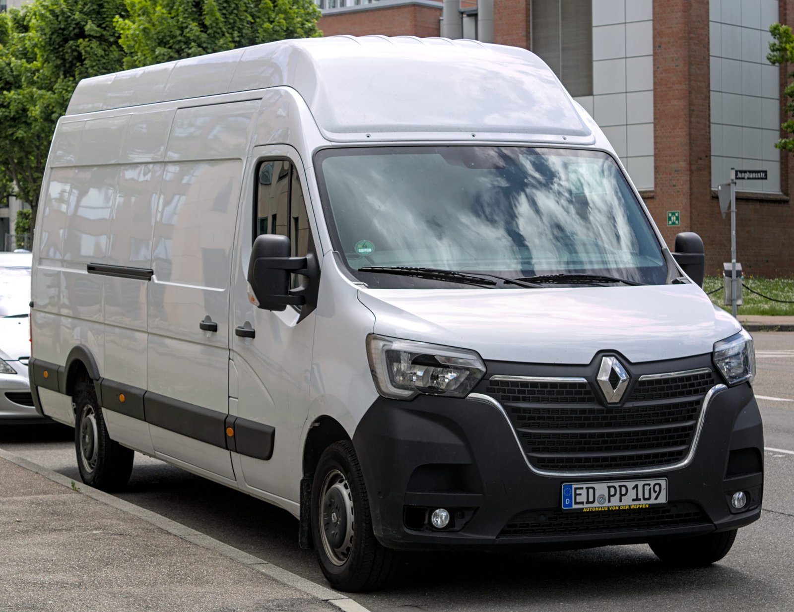 Leia mais sobre o artigo RENAULT MASTER 2.3 DCI FURGÃO L1H1